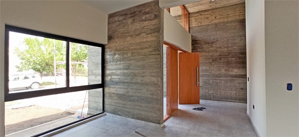 FINCAS 2- CASA LLAVE EN MANO CON PILETA- FRENTE A ESPACIO VERDE