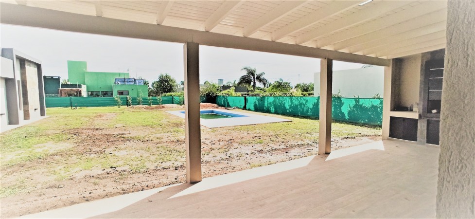 FINCAS 2- CASA LLAVE EN MANO CON PILETA- FRENTE A ESPACIO VERDE