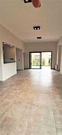 FINCAS 2- CASA LLAVE EN MANO CON PILETA- FRENTE A ESPACIO VERDE