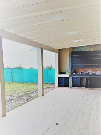 FINCAS 2- CASA LLAVE EN MANO CON PILETA- FRENTE A ESPACIO VERDE