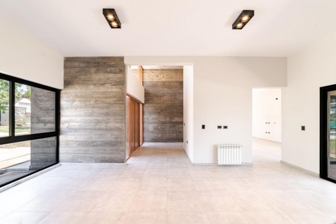 FINCAS 2- CASA LLAVE EN MANO CON PILETA- FRENTE A ESPACIO VERDE