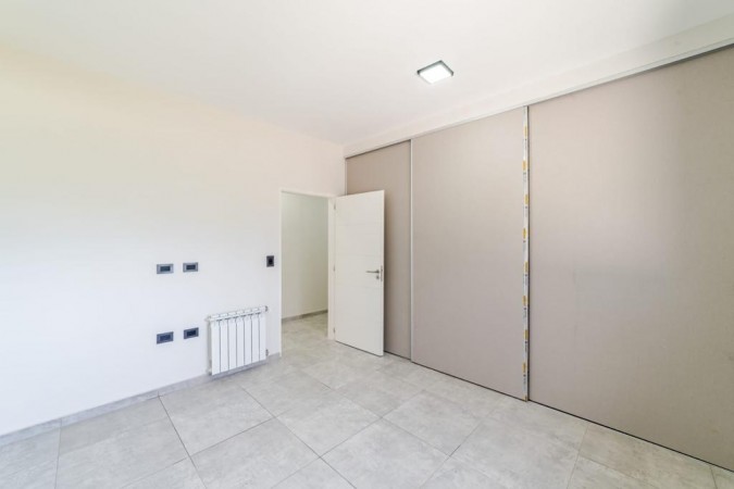 FINCAS 2- CASA LLAVE EN MANO CON PILETA- FRENTE A ESPACIO VERDE