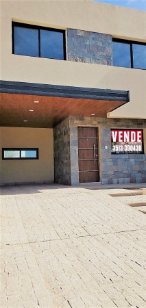 PRADOS DE MANANTIALES -DÚPLEX DELUXE--3 DOR-3 BAÑOS-PATIO-COCHERA X2