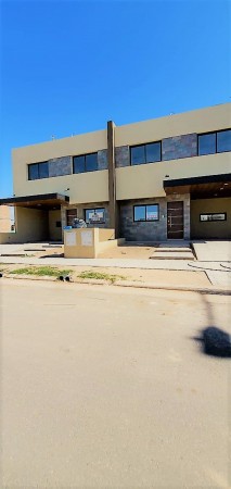 PRADOS DE MANANTIALES -DÚPLEX DELUXE--3 DOR-3 BAÑOS-PATIO-COCHERA X2