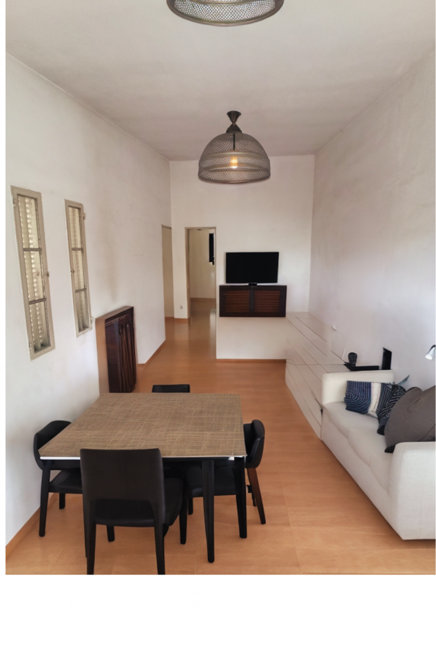 DOS CASAS - ZONA (C5) PB + 5 PISOS - LOTE DE 515 m2 -