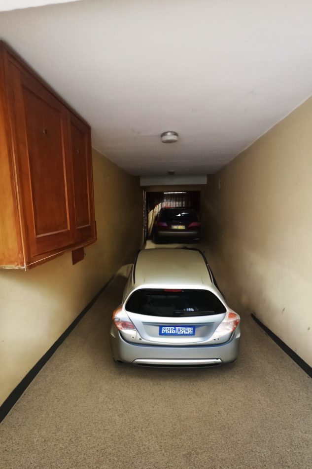 DOS CASAS - ZONA (C5) PB + 5 PISOS - LOTE DE 515 m2 -