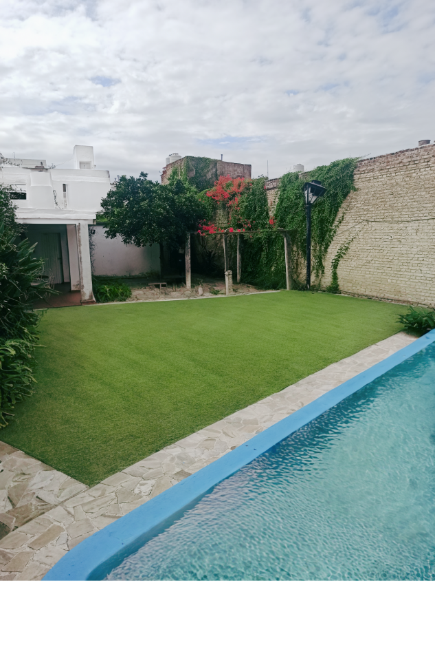 DOS CASAS - ZONA (C5) PB + 5 PISOS - LOTE DE 515 m2 -