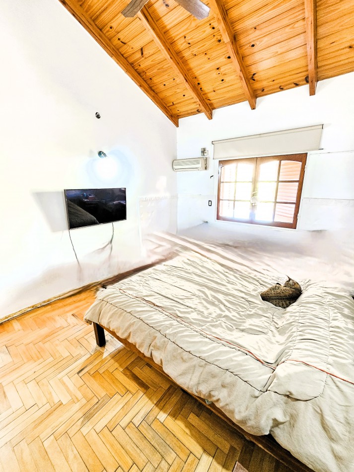 LA MEJOR UBICACION EN TEJAS, CASA CON PILETA APTA CREDITO