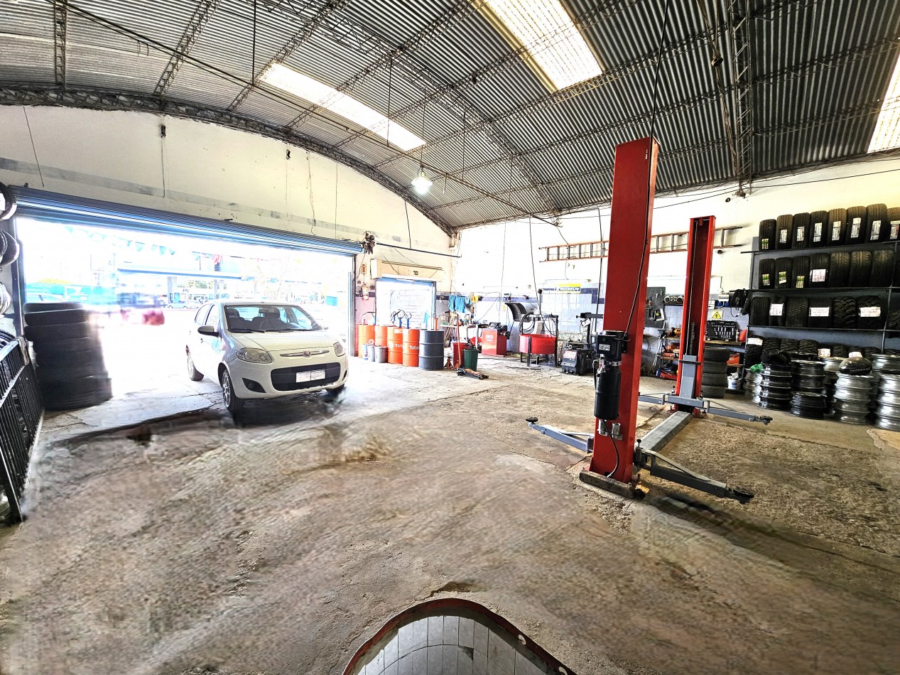 DOS LOCALES COMERCIALES 612M2 TOTALES SOBRE ARMADA ARGENTINA
