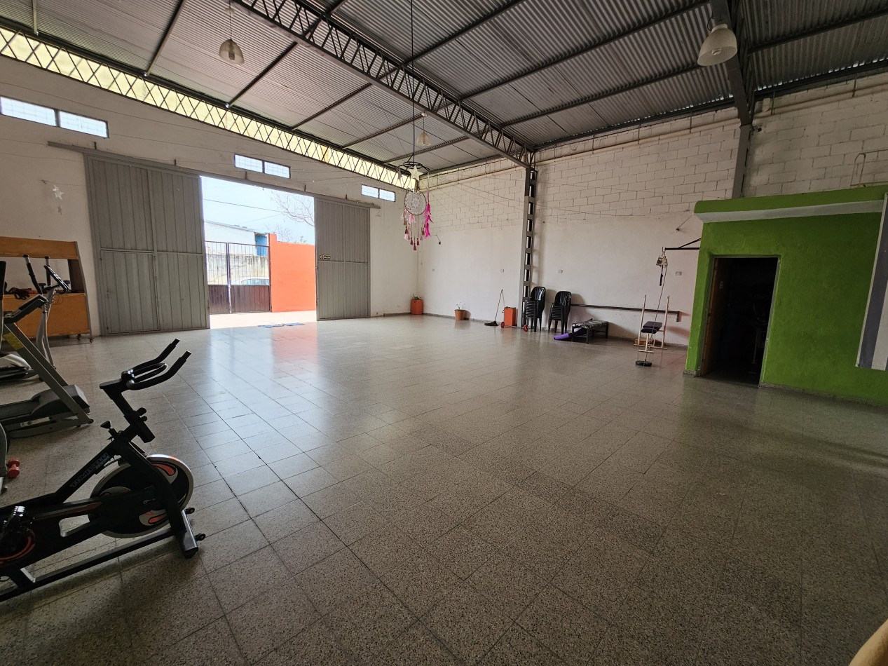 DOS LOCALES COMERCIALES 612M2 TOTALES SOBRE ARMADA ARGENTINA
