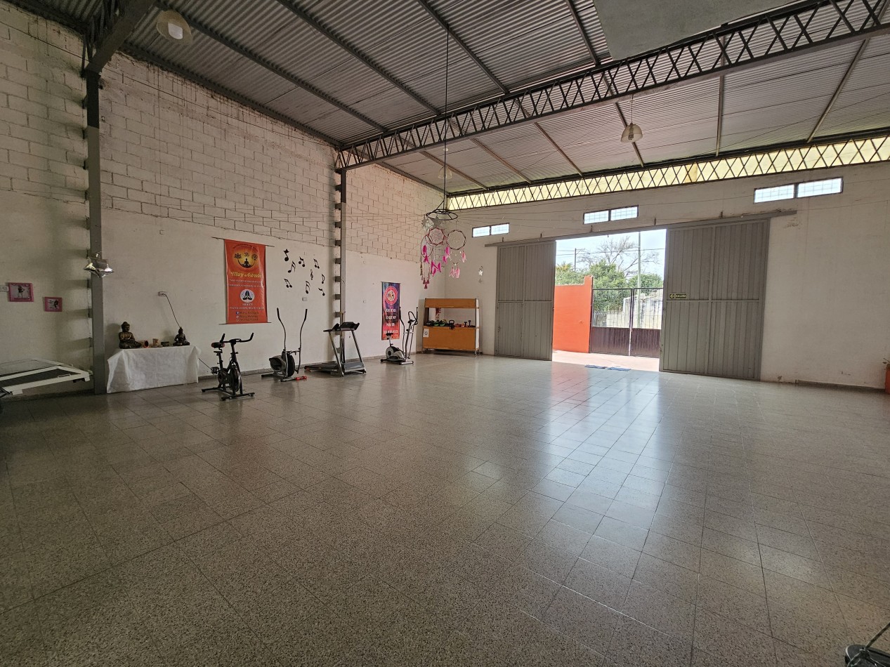 DOS LOCALES COMERCIALES 612M2 TOTALES SOBRE ARMADA ARGENTINA