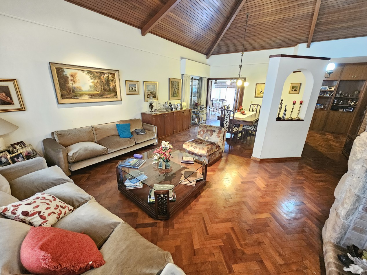 CASA USO COMERCIAL SOBRE AVENIDA RICHIERI / 561M2 TERRENO / 272m2 cubiertos