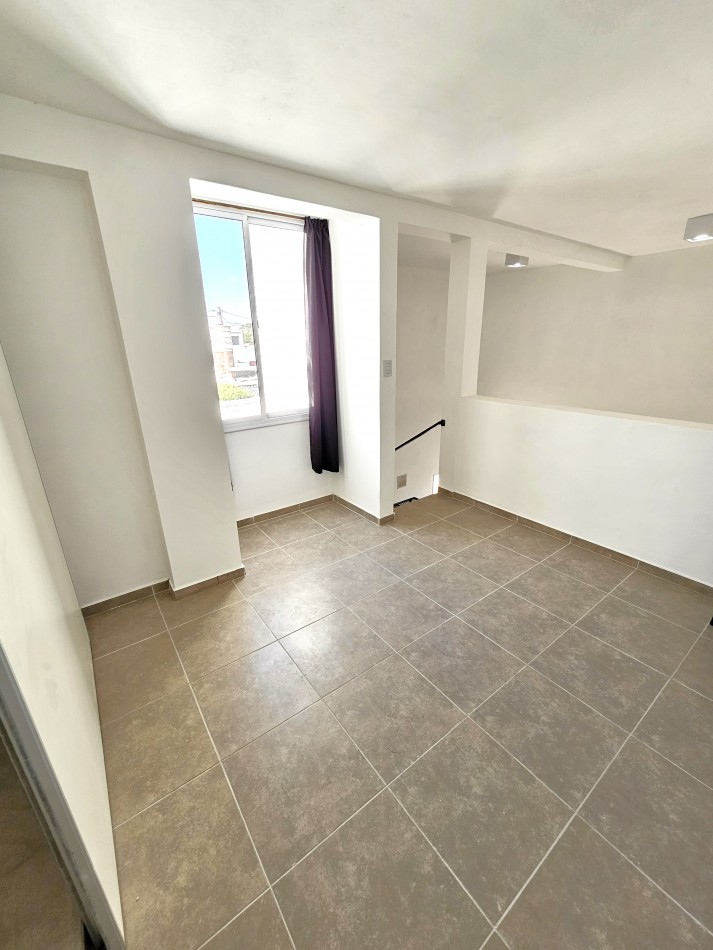 NUEVO - DUPLEX DE UN DORMI - PATIO - NO PAGA EXPENSAS
