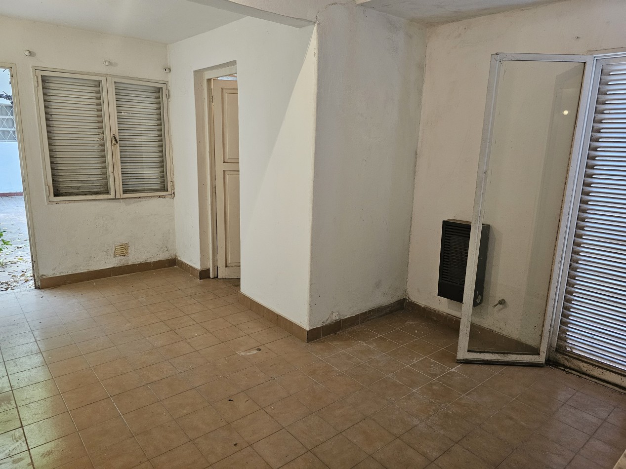 DOS CASAS - ZONA (C5) PB + 5 PISOS - LOTE DE 515 m2 -