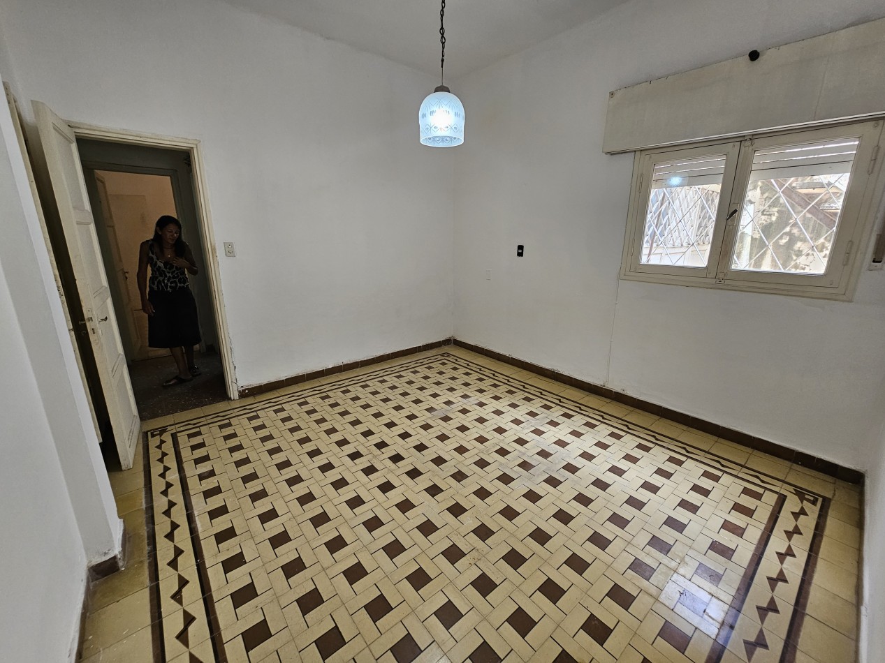 DOS CASAS - ZONA (C5) PB + 5 PISOS - LOTE DE 515 m2 -