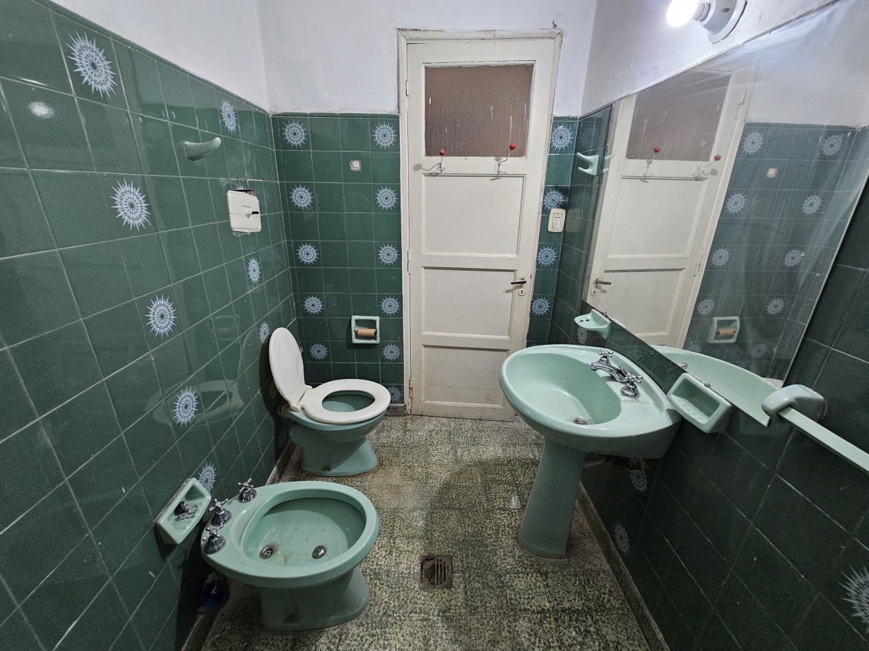 DOS CASAS - ZONA (C5) PB + 5 PISOS - LOTE DE 515 m2 -