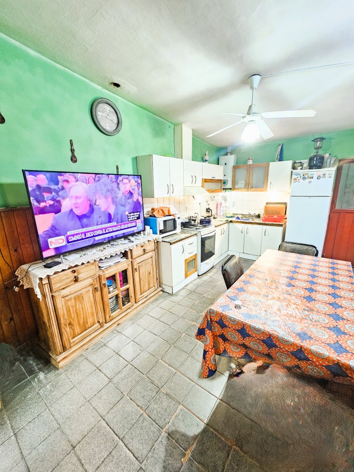 SOBRE ARMADA ARGENTINA - CASA DE 3 DORMITORIOS - IDEAL LOCAL COMERCIAL