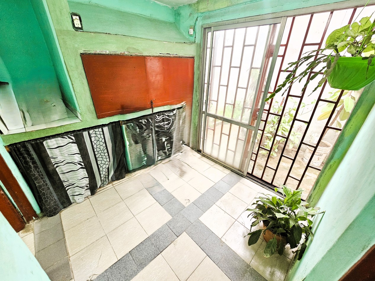 SOBRE ARMADA ARGENTINA - CASA DE 3 DORMITORIOS - IDEAL LOCAL COMERCIAL