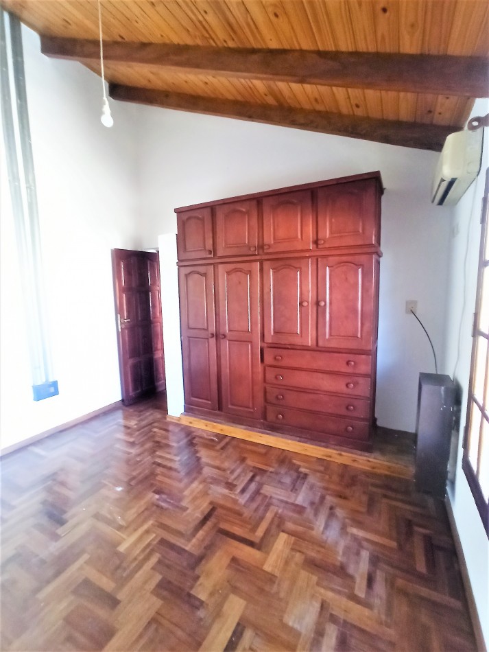 Tejas del Sur 1 | Casa con pileta y quincho | 4 dorm + dependencia |