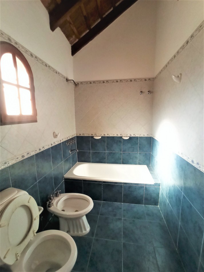 Tejas del Sur 1 | Casa con pileta y quincho | 4 dorm + dependencia |