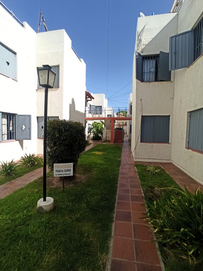  2 dormitorios EN Planta Baja / 2 patios y alarma / Complejo Mari I