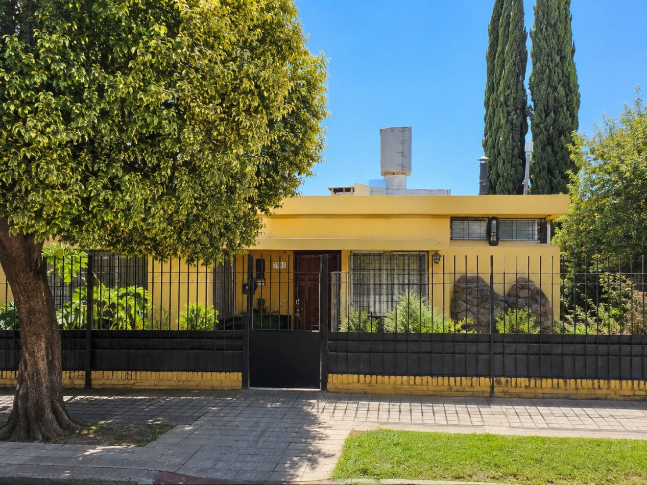 Casa Esquina + Anexo independiente | Quebrada de las Rosas |