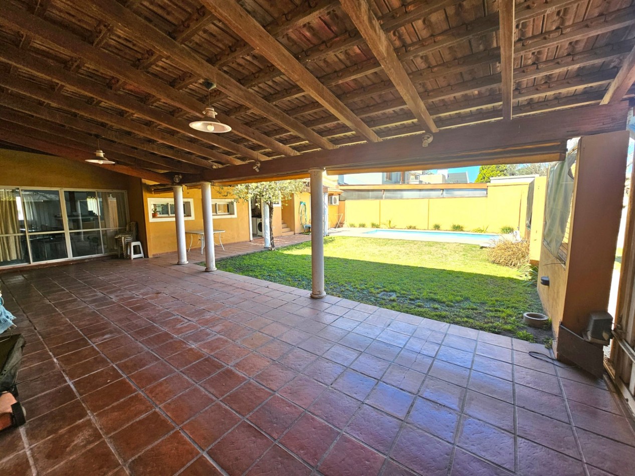 TEJAS DEL SUR I - CASA 3 DORM + ESCRITORIO - PILETA - LOTE 360M2
