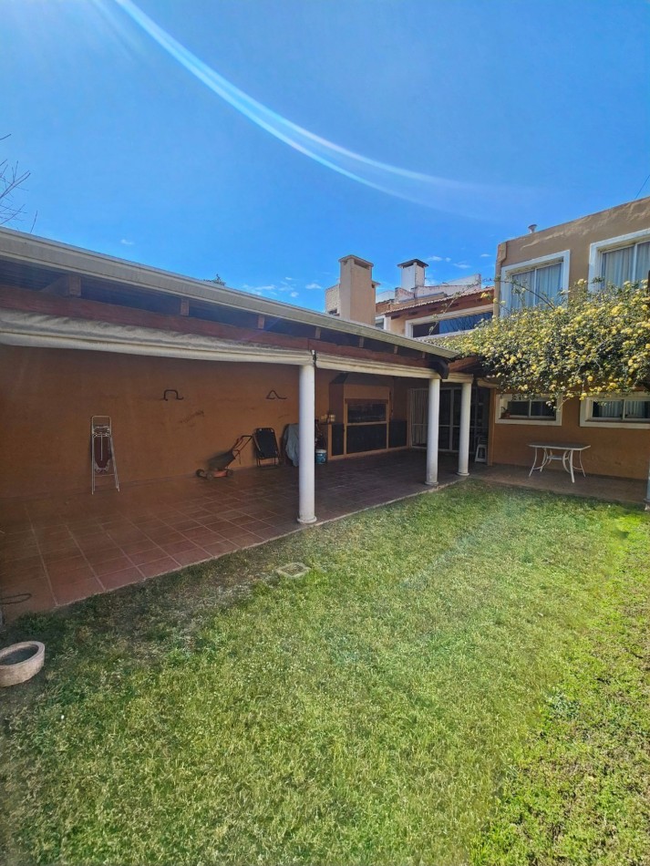 TEJAS DEL SUR I - CASA 3 DORM + ESCRITORIO - PILETA - LOTE 360M2