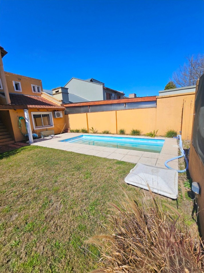 TEJAS DEL SUR I - CASA 3 DORM + ESCRITORIO - PILETA - LOTE 360M2