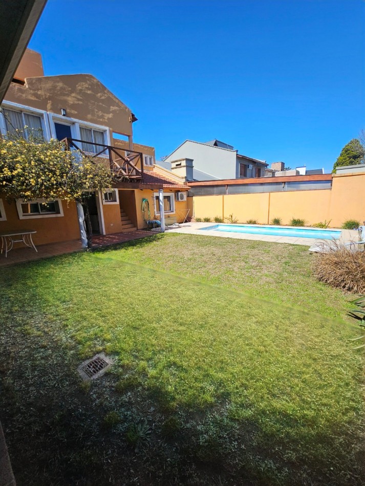 TEJAS DEL SUR I - CASA 3 DORM + ESCRITORIO - PILETA - LOTE 360M2