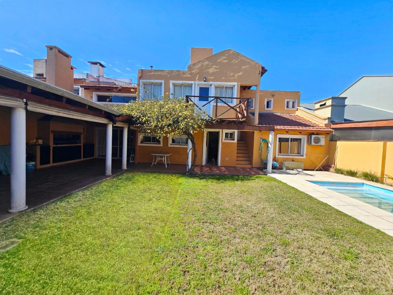 TEJAS DEL SUR I - CASA 3 DORM + ESCRITORIO - PILETA - LOTE 360M2