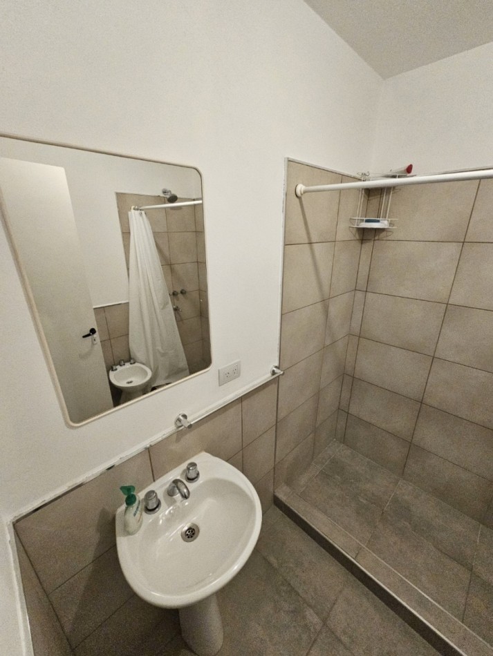 DEPARTAMENTO NUEVO DE UN DORMI SIN EXPENSAS, EN PLANTA ALTA POR ESCALERA.