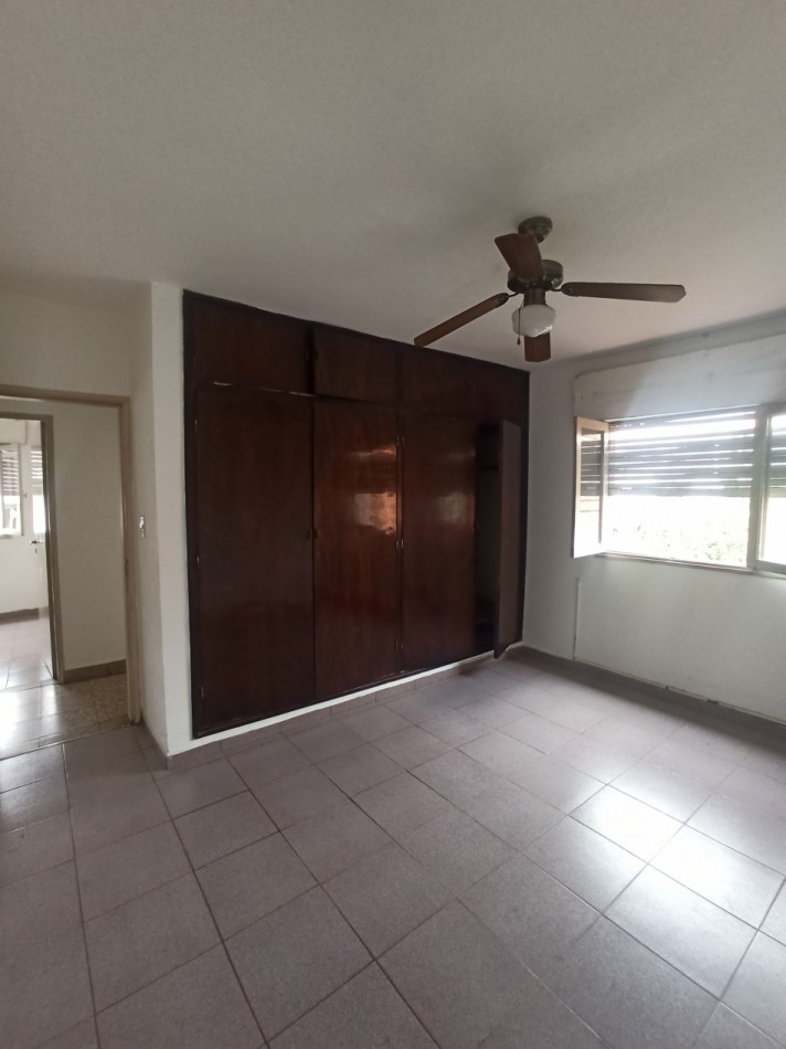 DOS CASAS - ZONA (C5) PB + 5 PISOS - LOTE DE 515 m2 -