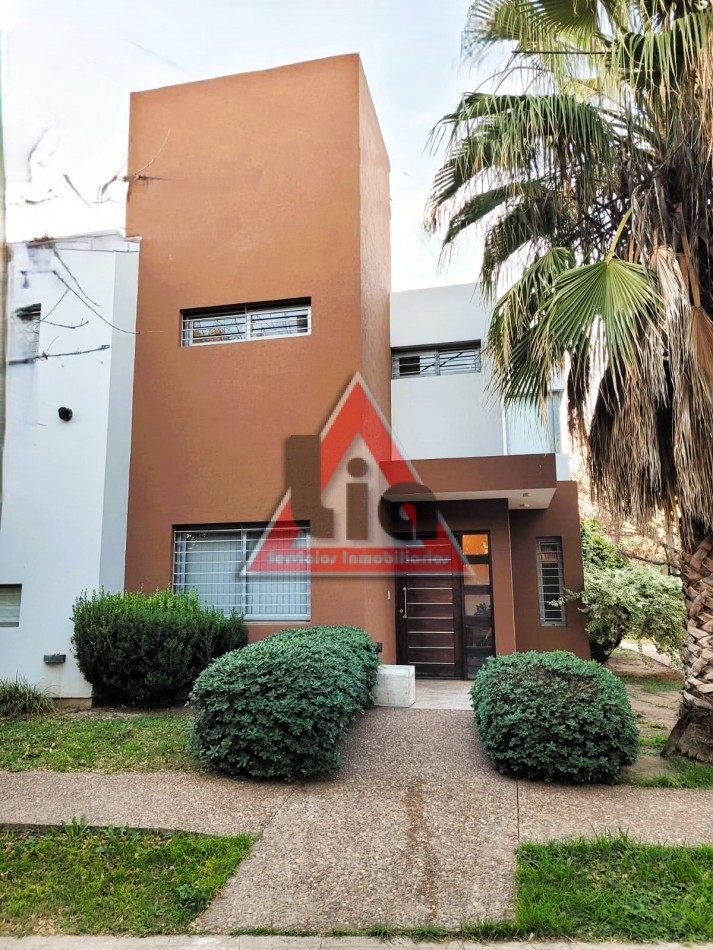 DUPLEX DE 182m2 c/PILETA - CAÑITAS -
