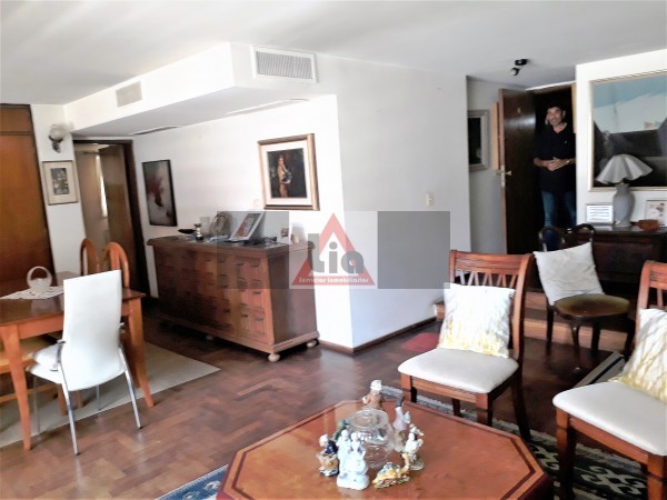 SEMIPISO FRENTE AL ARZOBISPADO CON COCHERA USD 149.000!!!