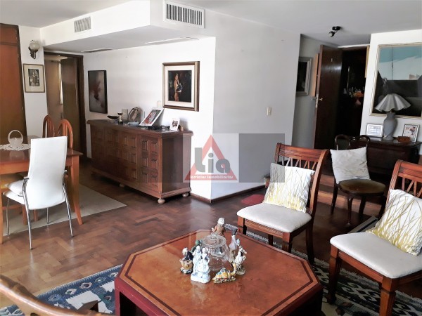 SEMIPISO FRENTE AL ARZOBISPADO CON COCHERA USD 149.000!!!