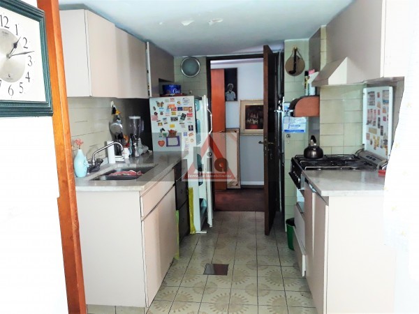 SEMIPISO FRENTE AL ARZOBISPADO CON COCHERA USD 149.000!!!