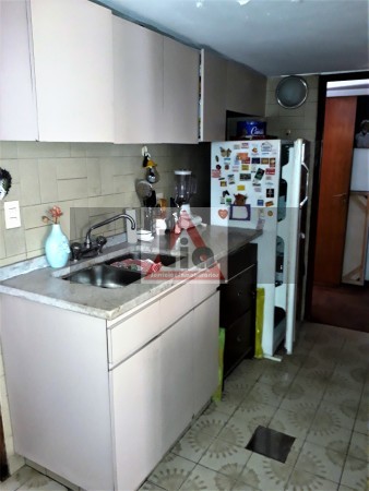 SEMIPISO FRENTE AL ARZOBISPADO CON COCHERA USD 149.000!!!