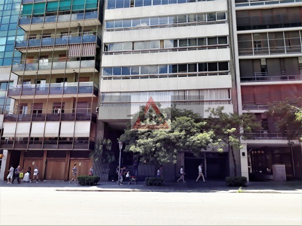 SEMIPISO FRENTE AL ARZOBISPADO CON COCHERA USD 149.000!!!