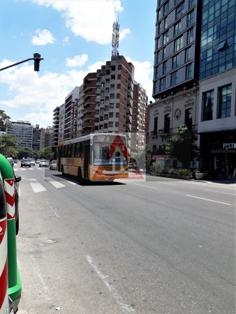 SEMIPISO FRENTE AL ARZOBISPADO CON COCHERA USD 149.000!!!