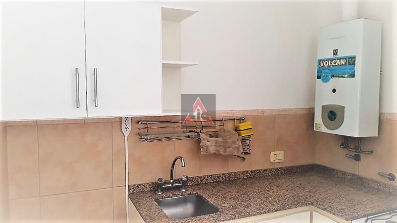 UN DORMI EN PLANTA BAJA CON PATIO - CENTRO -