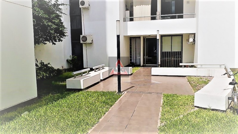 UN DORMI EN PLANTA BAJA CON PATIO - CENTRO -