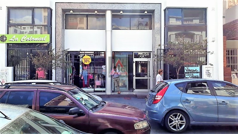 UN DORMI EN PLANTA BAJA CON PATIO - CENTRO -