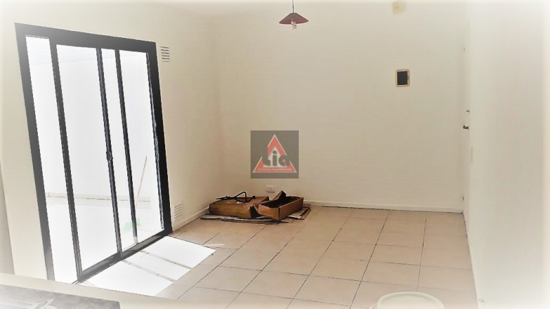 UN DORMI EN PLANTA BAJA CON PATIO - CENTRO -