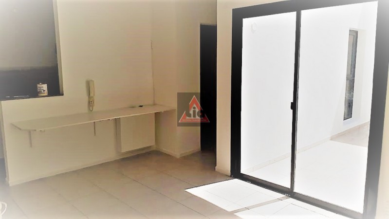 UN DORMI EN PLANTA BAJA CON PATIO - CENTRO -