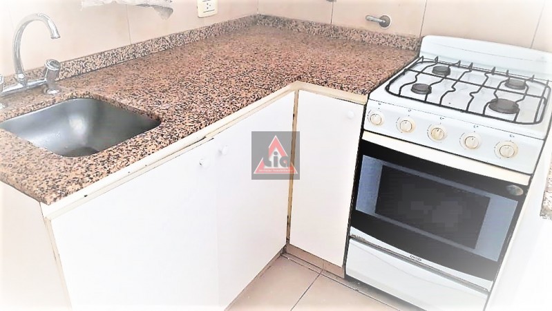 UN DORMI EN PLANTA BAJA CON PATIO - CENTRO -