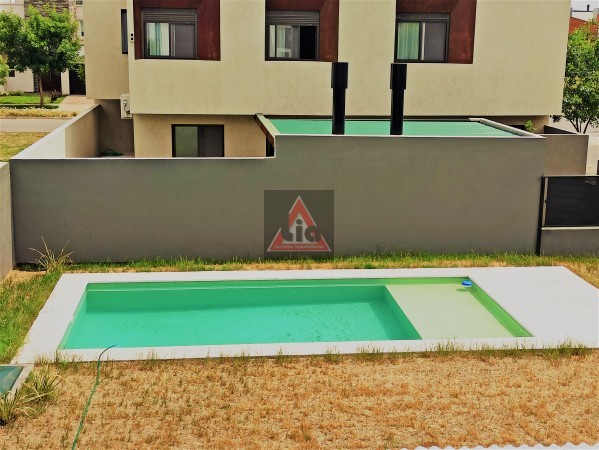 GREENVILLE 2 - CASA DE 3 DOR.CON PILETA Y ESCRITORIO -