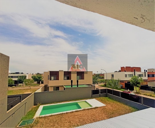 GREENVILLE 2 - CASA DE 3 DOR.CON PILETA Y ESCRITORIO -