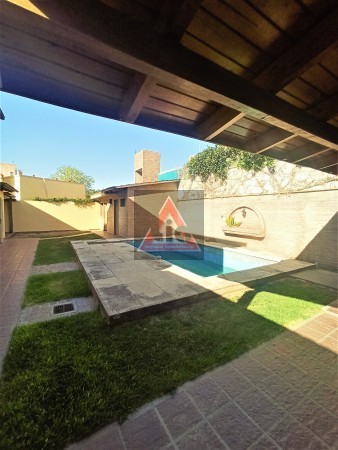 VIVI SEGURO EN TEJAS DEL SUR, CON LA CALIDEZ DE ESTA CASA CON PILETA..