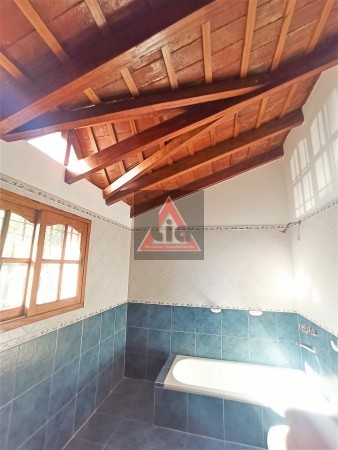 VIVI SEGURO EN TEJAS DEL SUR, CON LA CALIDEZ DE ESTA CASA CON PILETA..